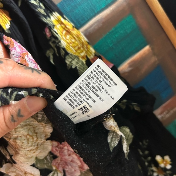 American Eagle Outfitters Boho Black Floral Top Size Small - Picture 7 of 16